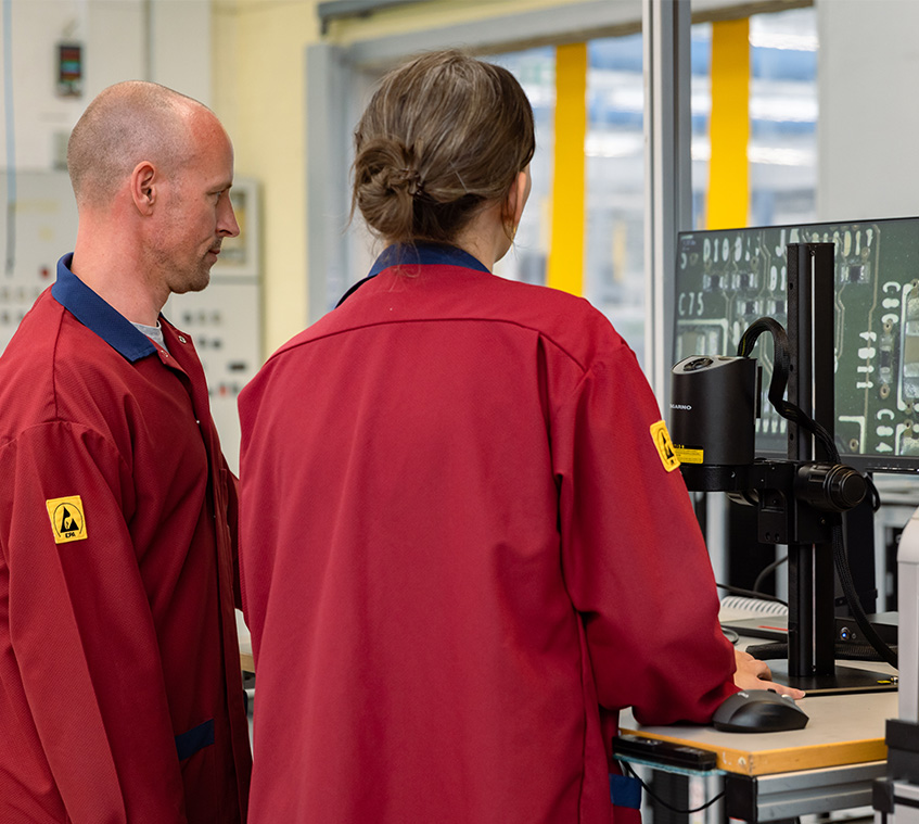 two-operators-using-a-digital-microscope two-operators-using-a-digital-microscope